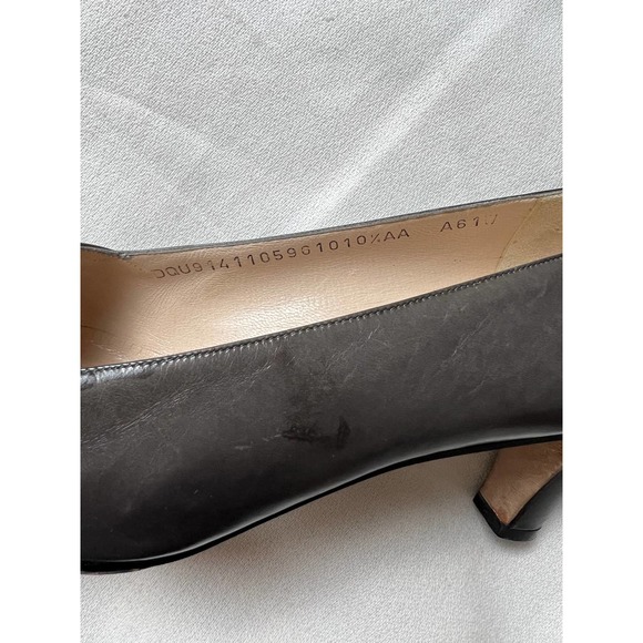 Salvatore Ferragamo Women's Leather Suede Pump Black Size 10 - Picture 6 of 6